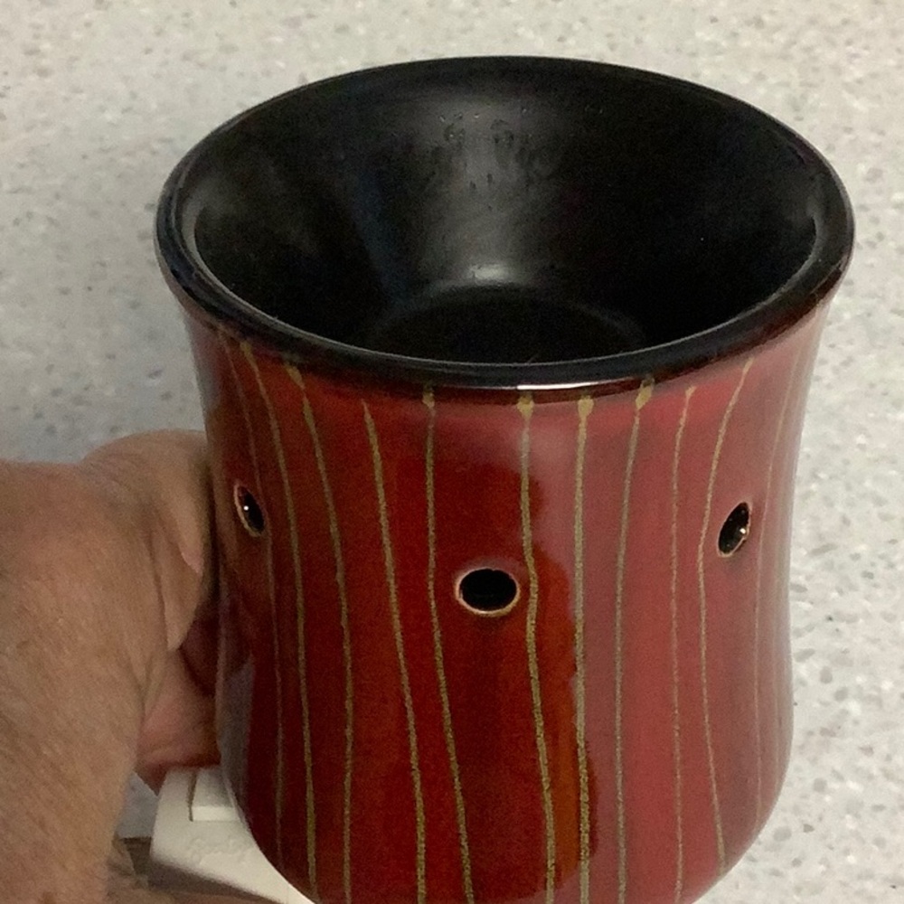 Red Ceramic Plug-In Night Light - Picture 4 of 9